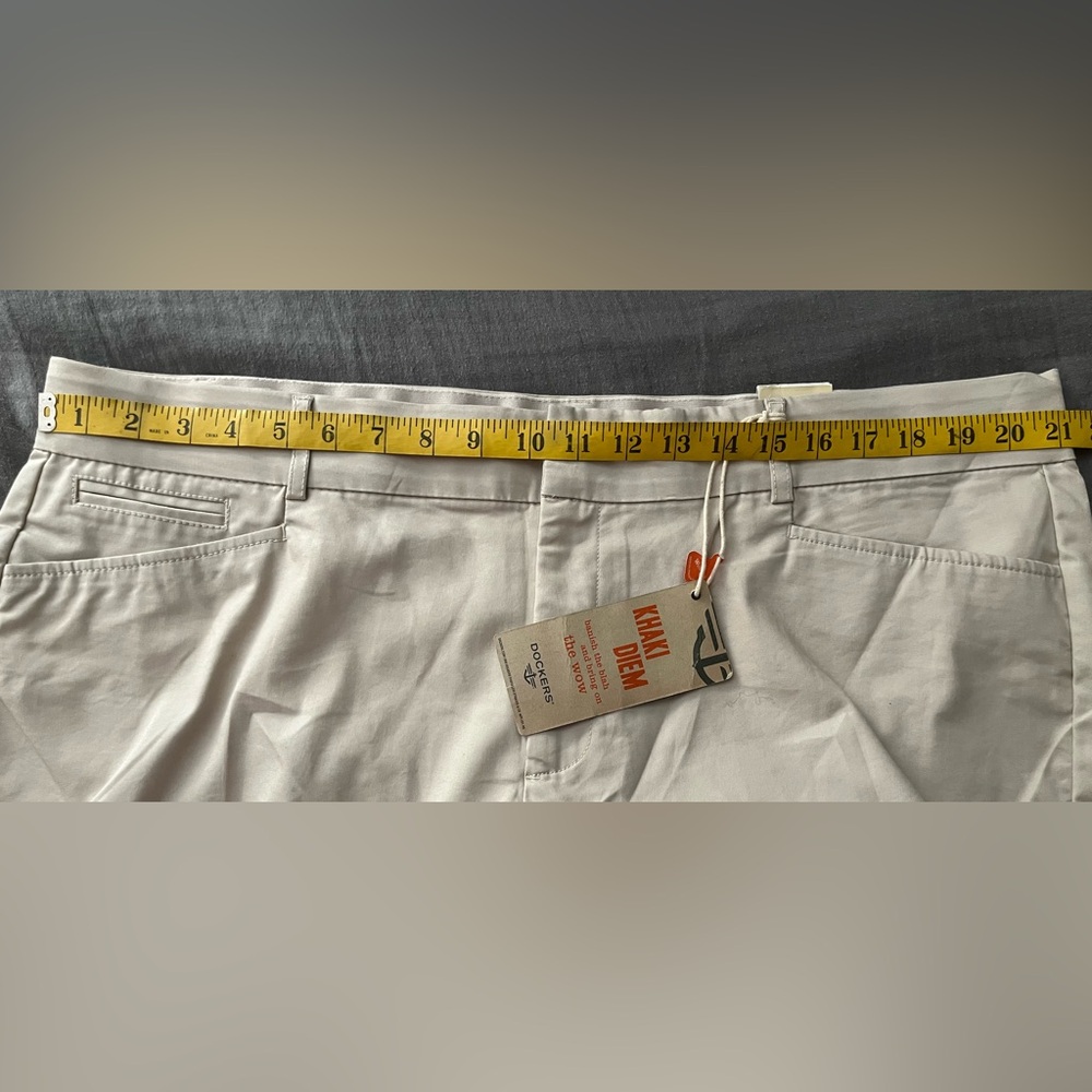 Light stone Dockers Khaki Diem women’s Metro Trouser pants 22W reg. length NWT - Picture 8 of 10